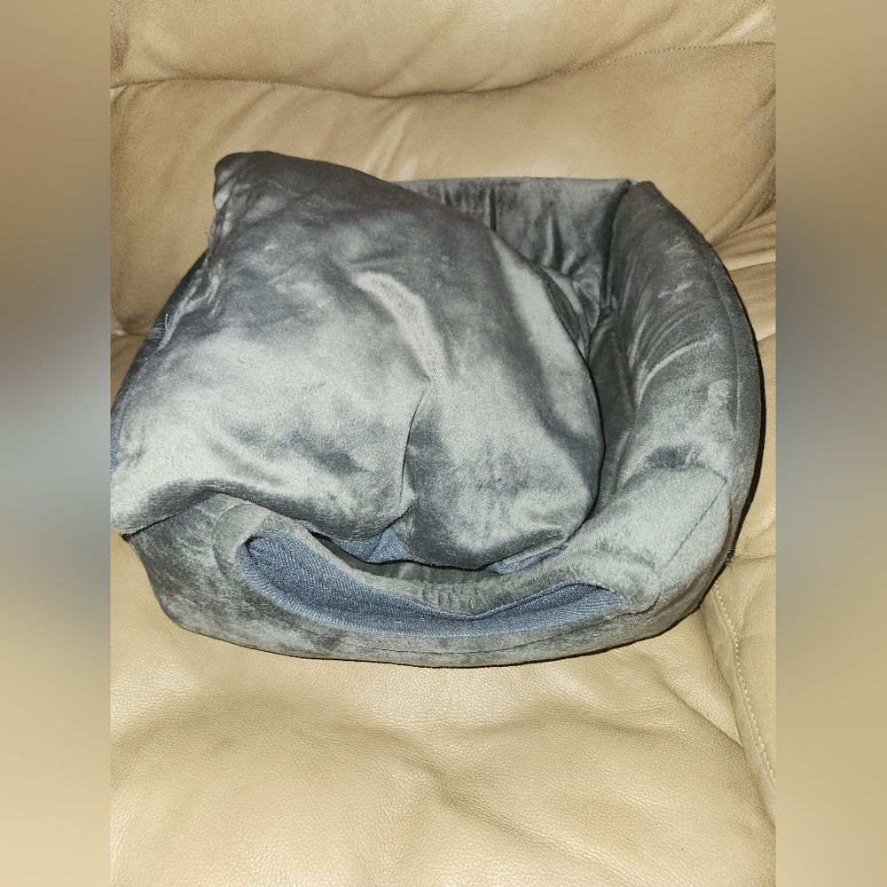 Cat cave/bed - Picture 4 of 4